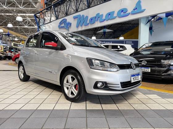 VOLKSWAGEN FOX 1.6 MI HIGHLINE 8V FLEX 4P MANUAL VOLKSWAGEN FOX 1.6 MI HIGHLINE 8V FLEX 4P MANUAL